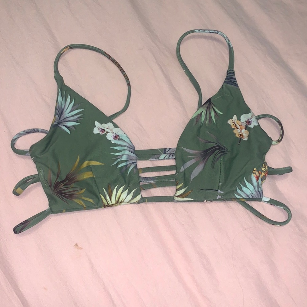 Montce cage top